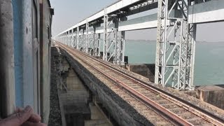 Crossing the Ganga on the Farakka Barrage  New JalpaiguriHowrah Shatabdi Mar 2 2013 [upl. by Paehpos367]