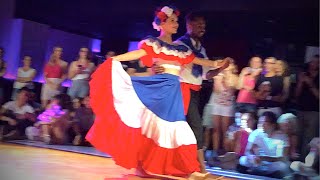 BAILE MERENGUE FOLKLORICO Edwin y Dakhóta [upl. by Almund677]