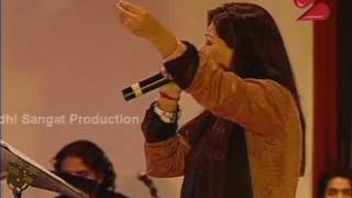 Muhinja Yaar Mitha  Sanam Marvi  Sindhi program in Dubai [upl. by Lucchesi666]