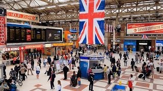 A Walk Through The London Victoria Station London England [upl. by Oralle]