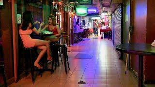 Bangkok nightwalk  Patpong [upl. by Eilsek]